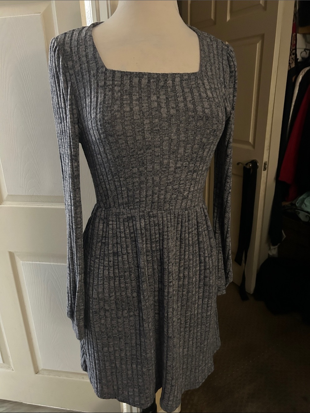 Ribbed Knit Square Neck Long-Sleeve Dress - Gray